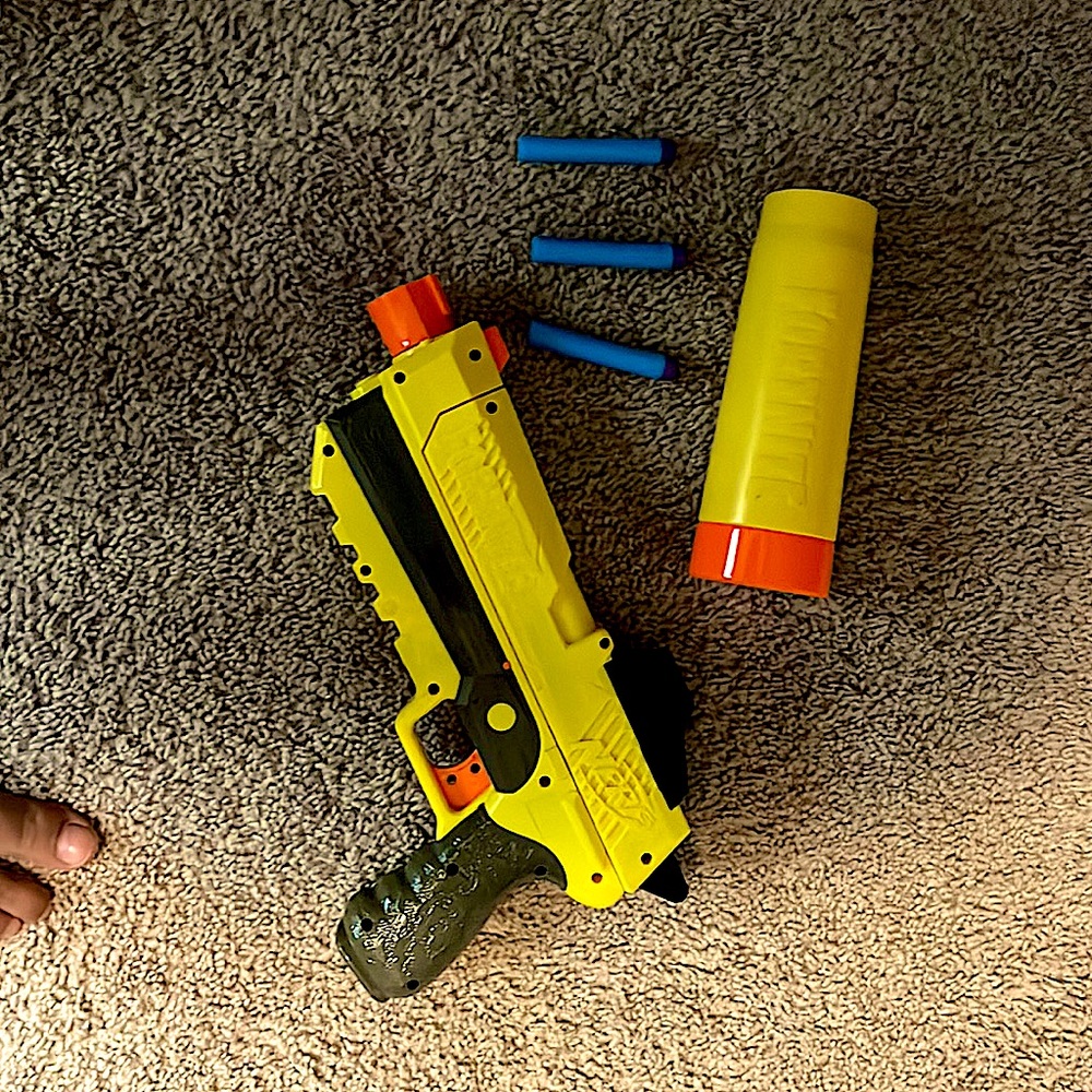 Fortnite nerf gun extremely painful and fun